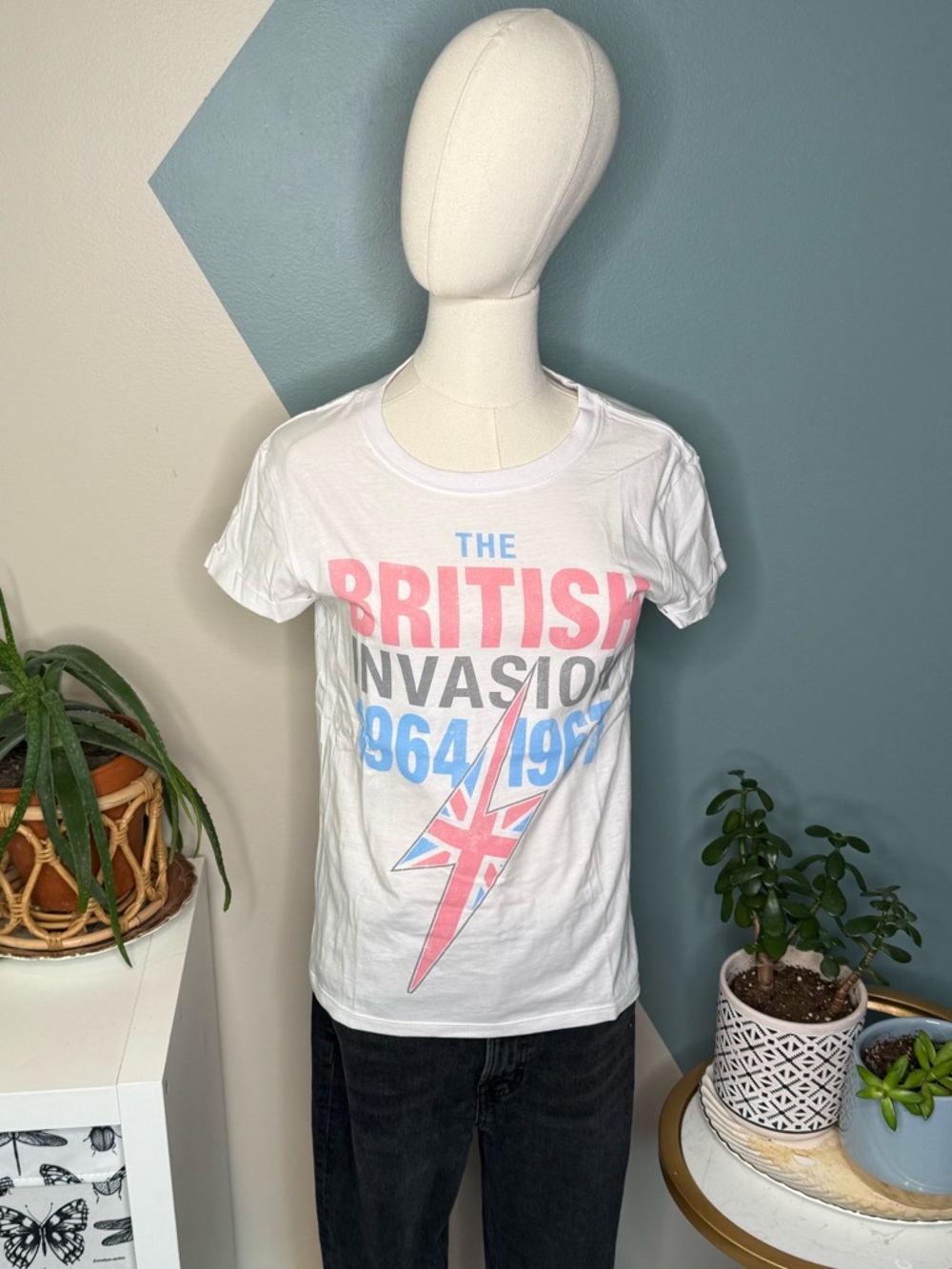Urban Outfitters British Invasion Graphic Tee Y2K Lightning White Cotton S - Picture 2 of 9